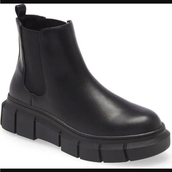 New BP by Nordstrom Niya Lug Sole Chelsea black Boot Chunky lug sole bootie 9 - Picture 1 of 6